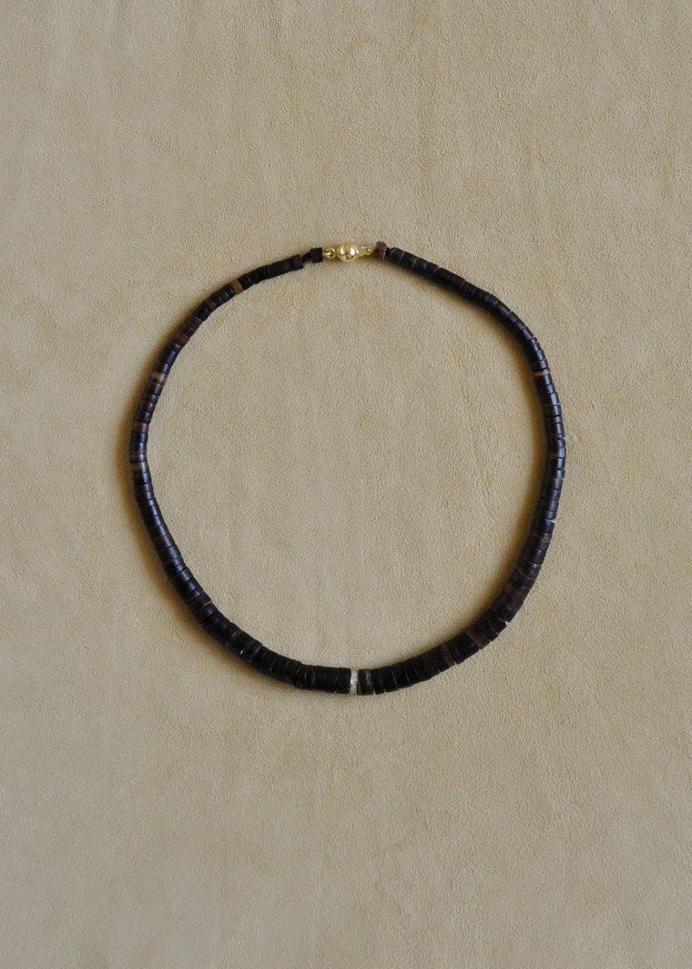 Elegant Puka Diamond Collar
