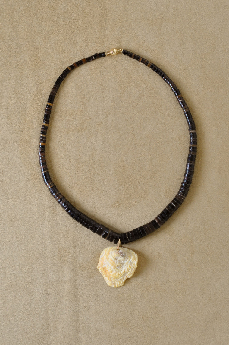 Diamond Shell Collar