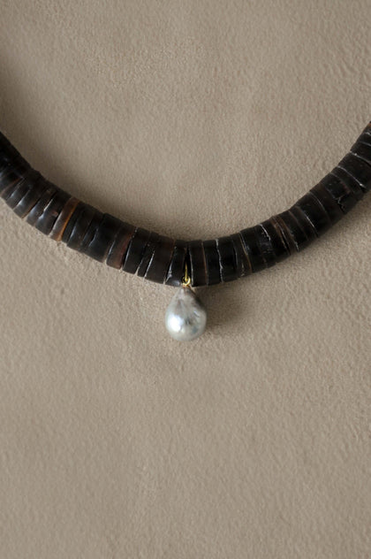 Elegant Tahitian Pearl Puka