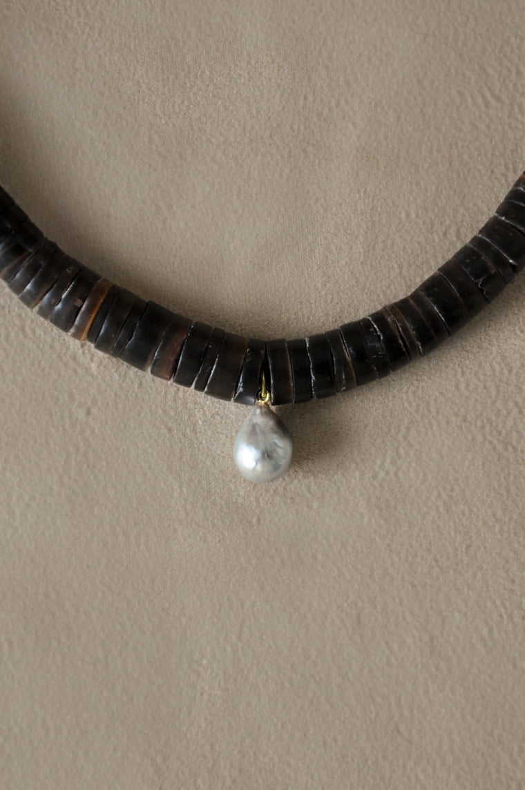 Elegant Tahitian Pearl Puka