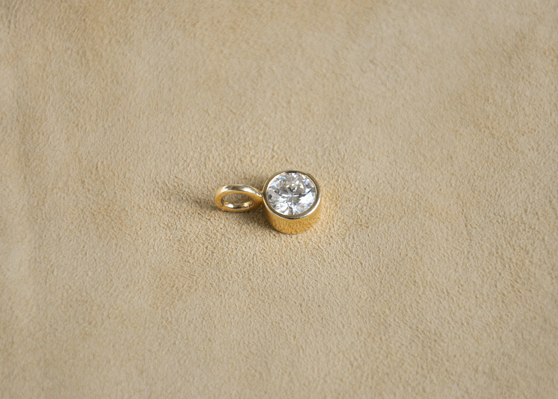 Brilliant Diamond Clasp Pendant