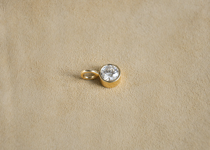 Brilliant Diamond Clasp Pendant
