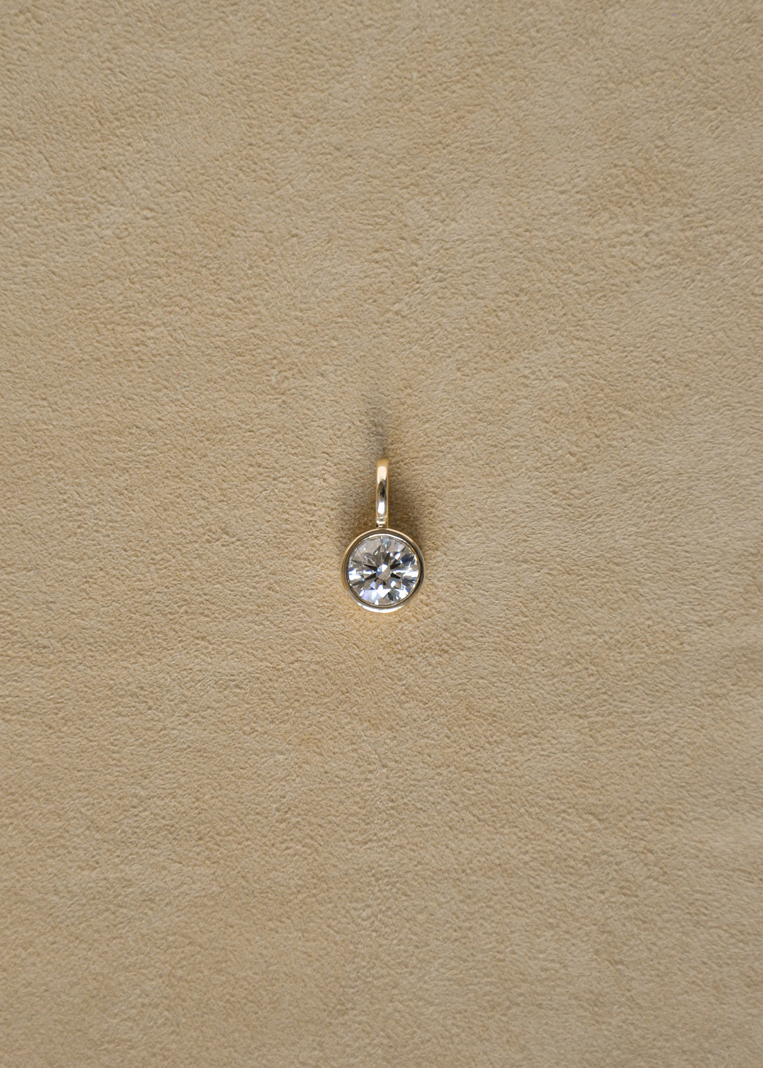 Brilliant Diamond Clasp Pendant