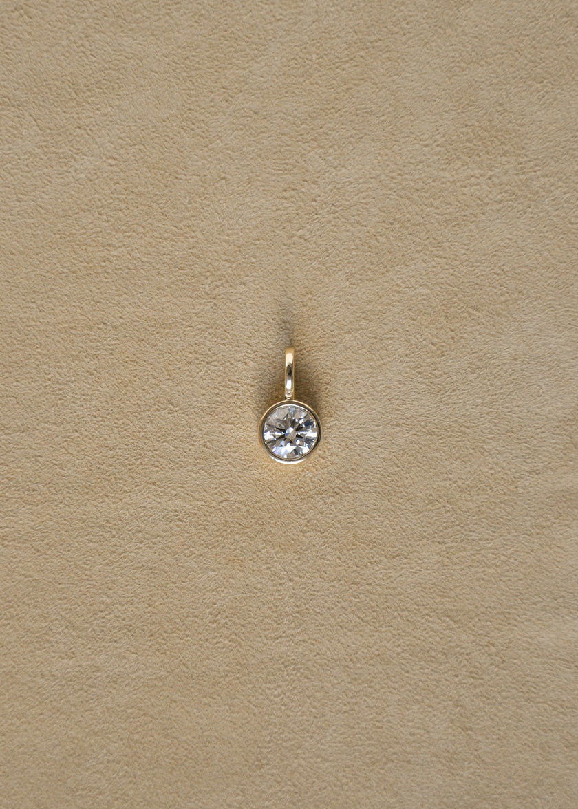 Brilliant Diamond Clasp Pendant