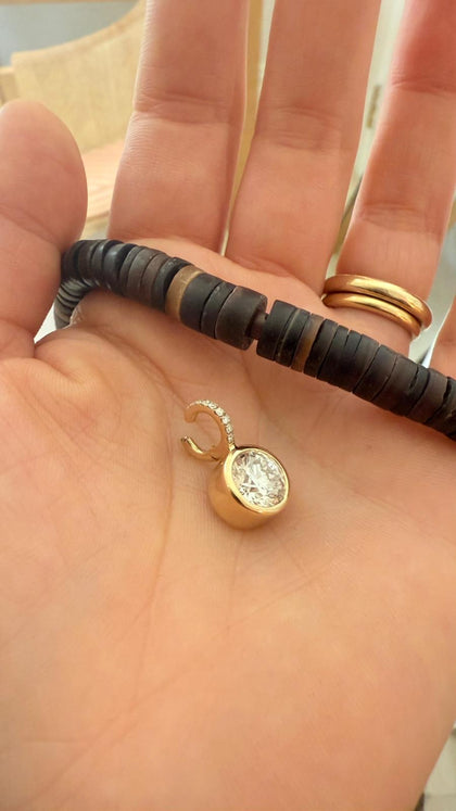 Brilliant Diamond Clasp Pendant